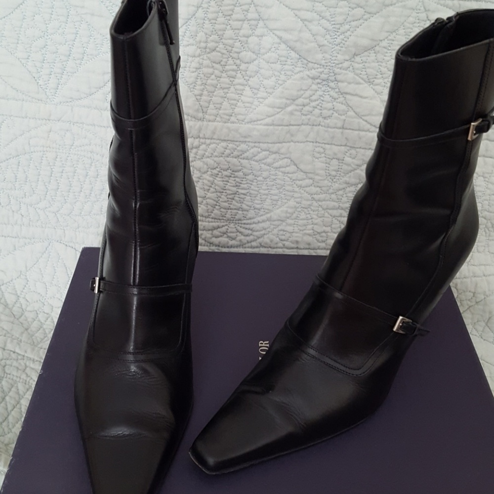 Ann Taylor black ankle boots